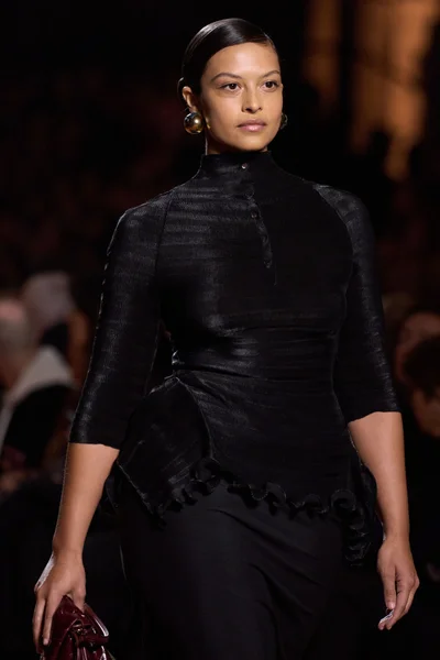Look 17